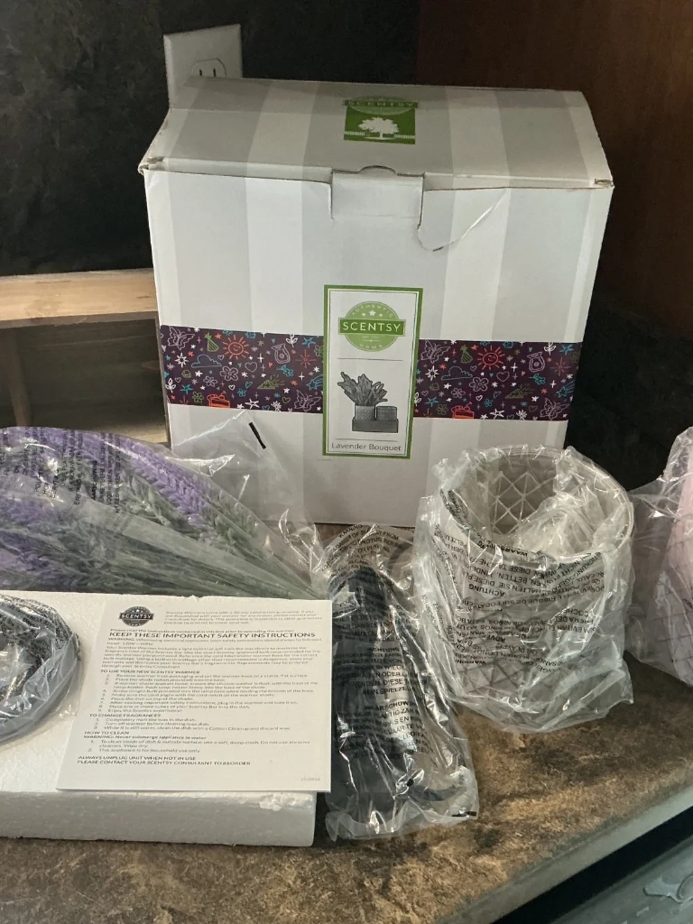 Scentsy Lavender Bouquet Warmer - New